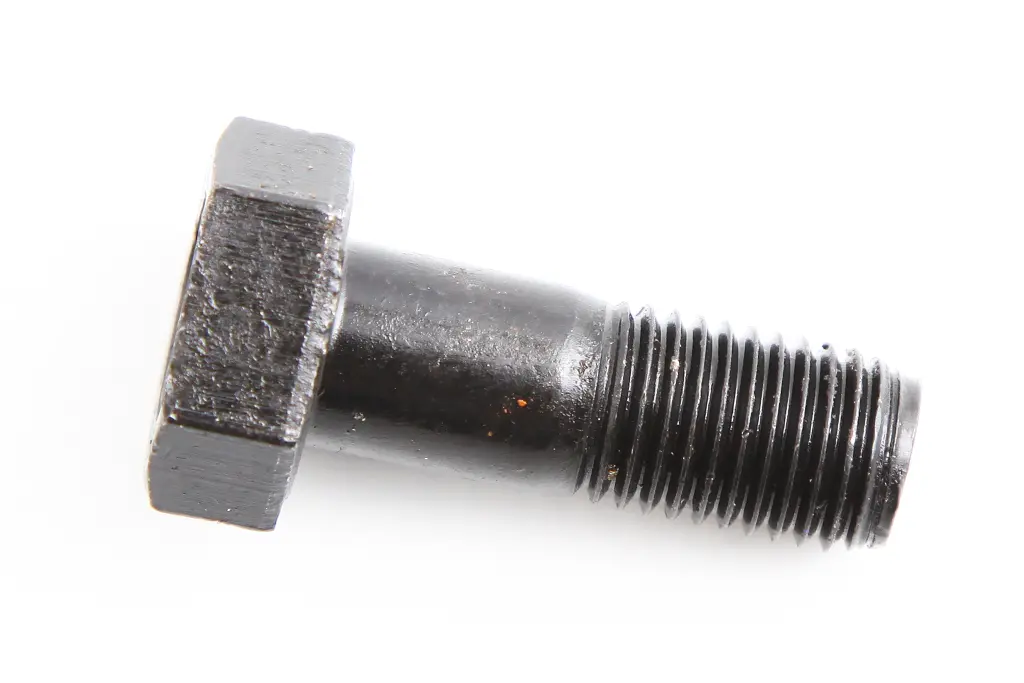 болт M10* 28 полуоси 2101 правый (короткий) 