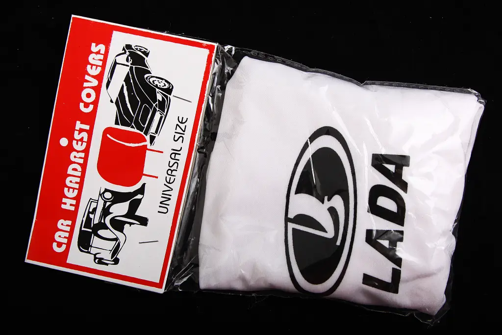 чехлы на подголовники белые Lada