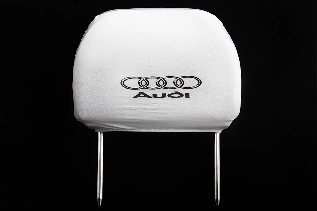 чехлы на подголовники белые Audi. Photo 2