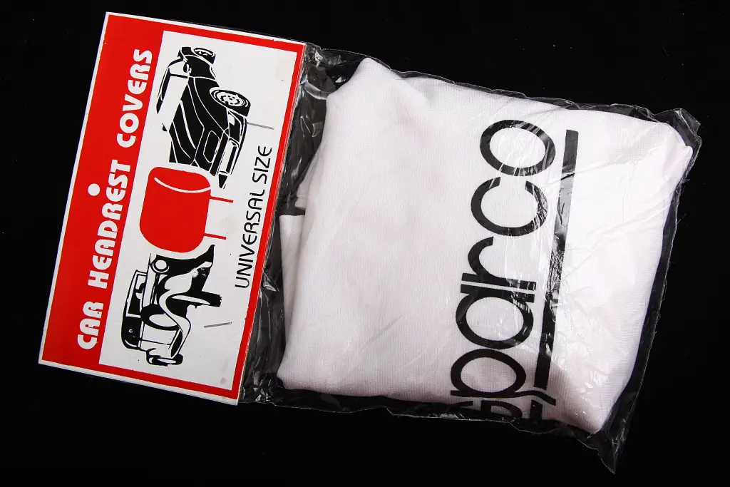 чехлы на подголовники белые Sparco