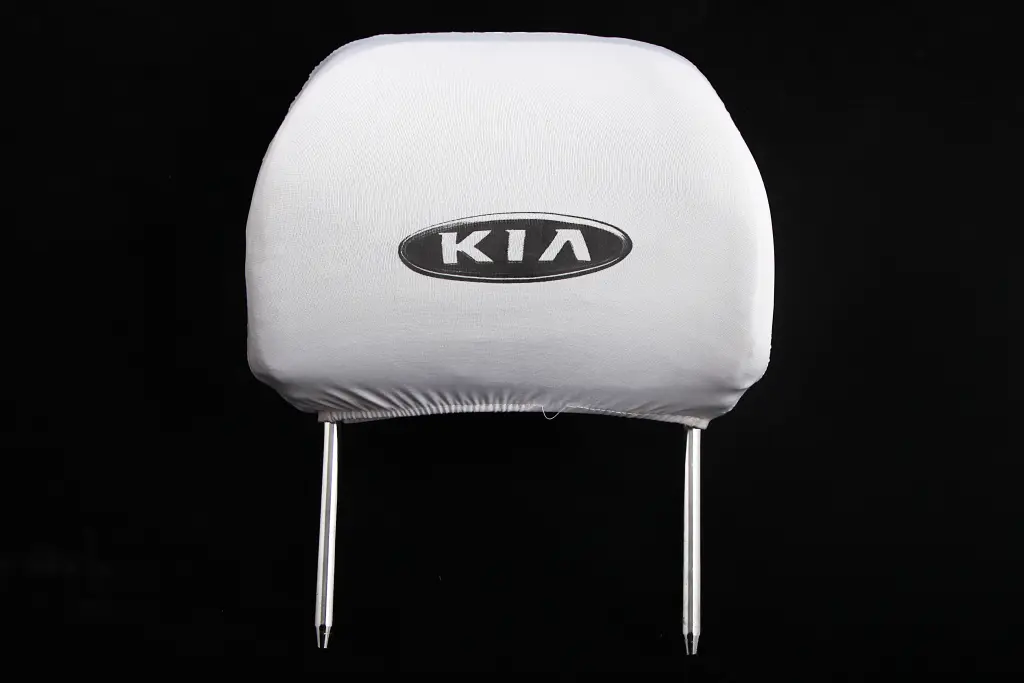 чехлы на подголовники белые KIA. Photo 2