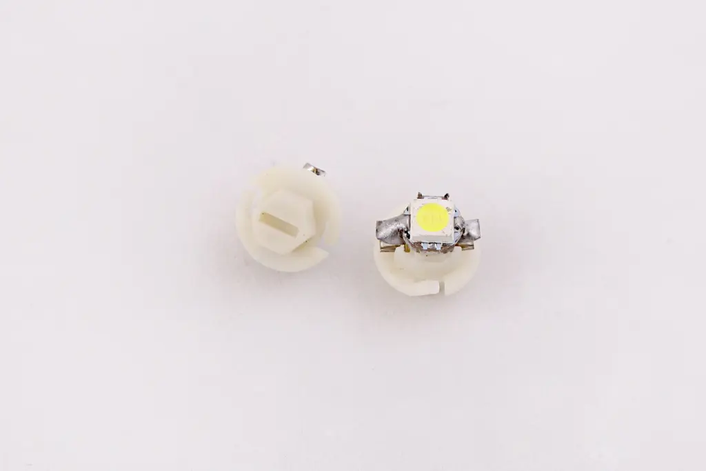 лампа диодная 12В B8.4d/T5 1-SMD 5050 