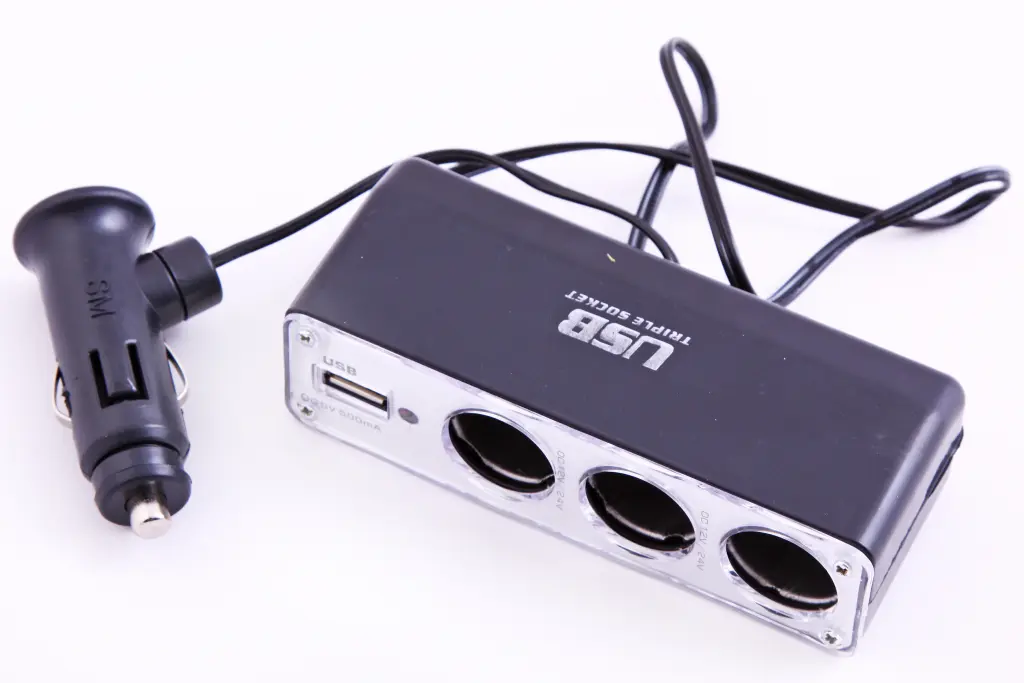 розгалужувач в прикурювач 1-3 + 1USB з подовжить. 0.5A 