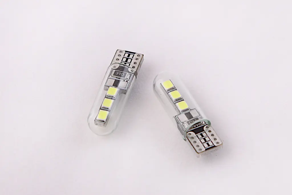 лампа діодна 12В безцок. T10 6-SMD 2835 скло 
