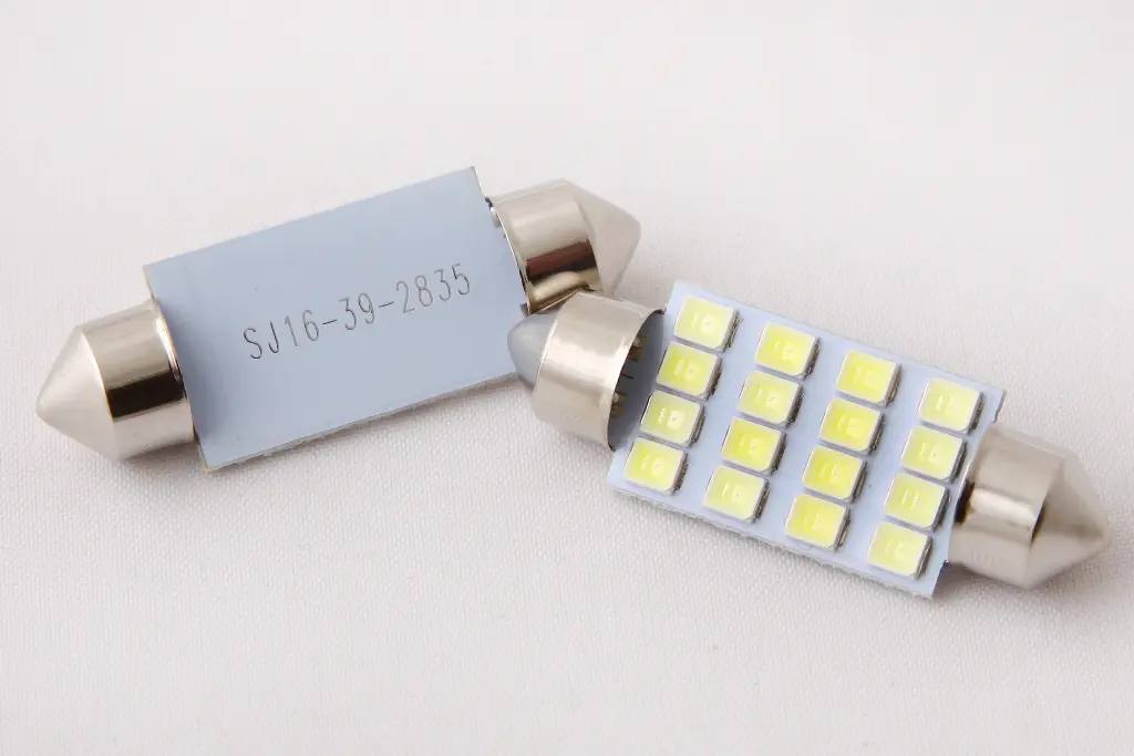 лампа диодная 12В салона 39мм 16-SMD 2835 