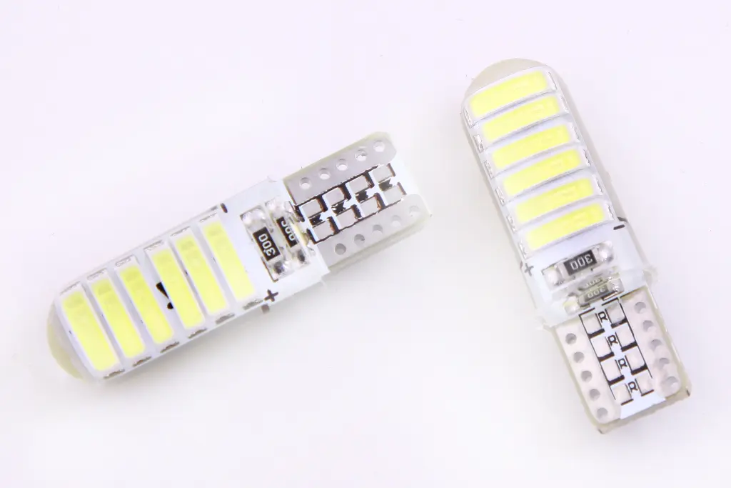 лампа диодная 12В безцок. T10 12-SMD 7014 силикон 