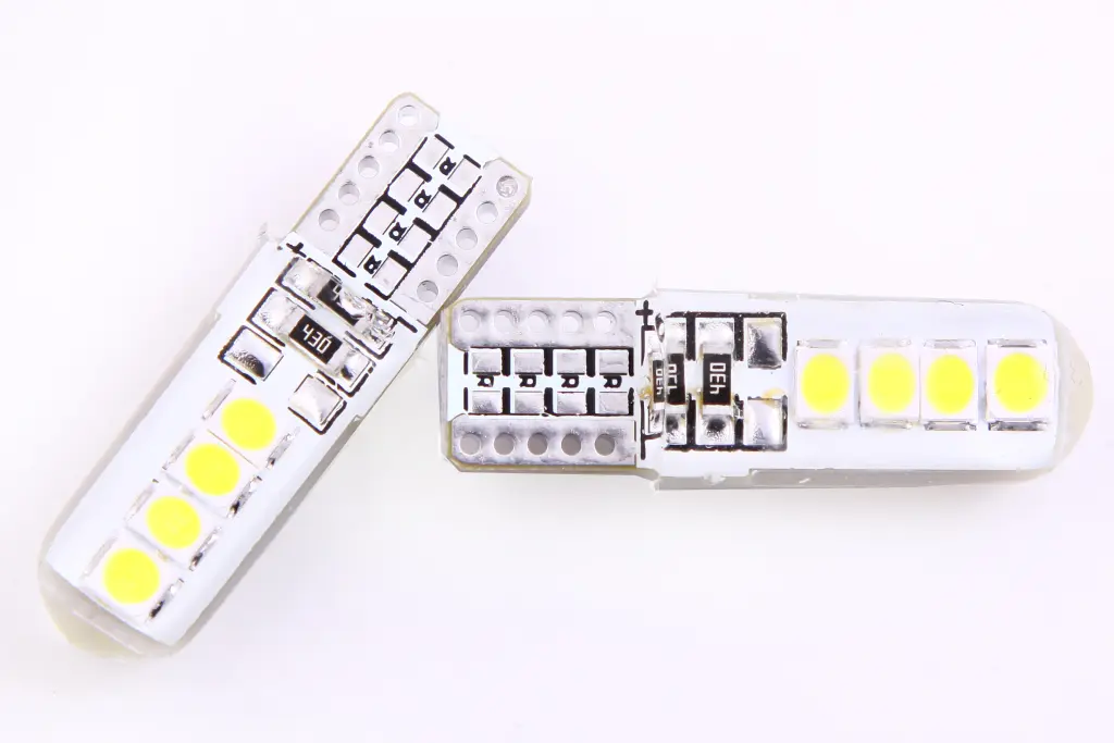 лампа діодна 12В безцок. T10 8-SMD 3030 силікон 