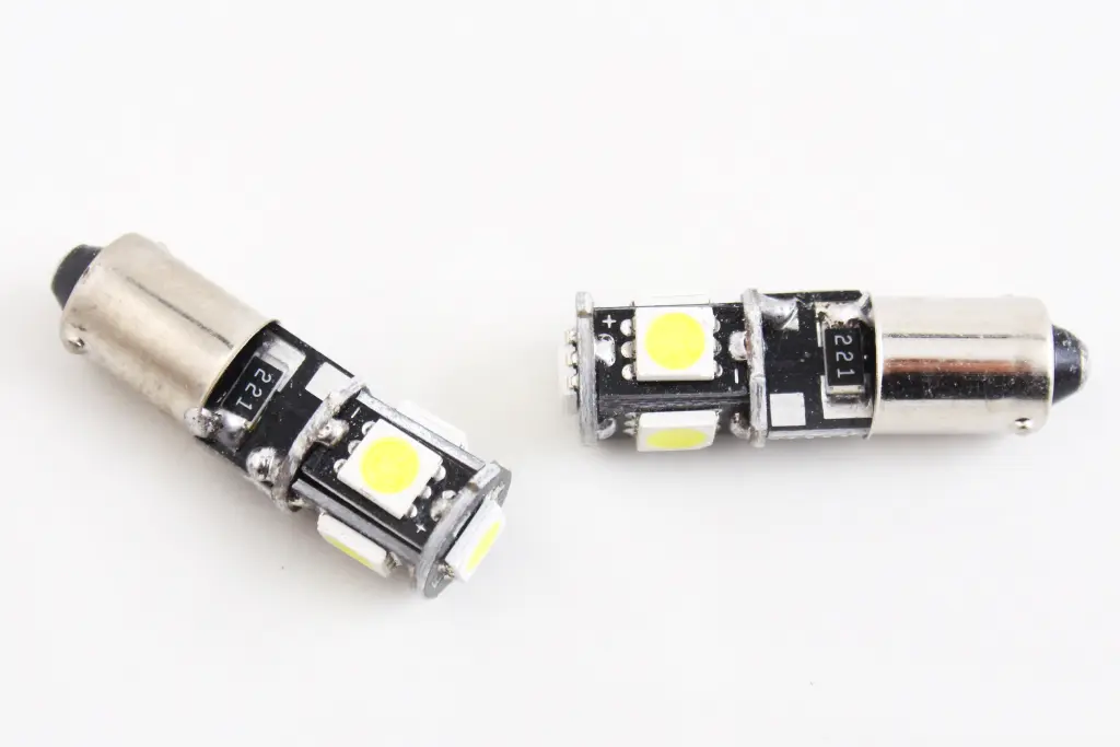 лампа диодная 12В T 8.5 5-SMD 5050 CAN 