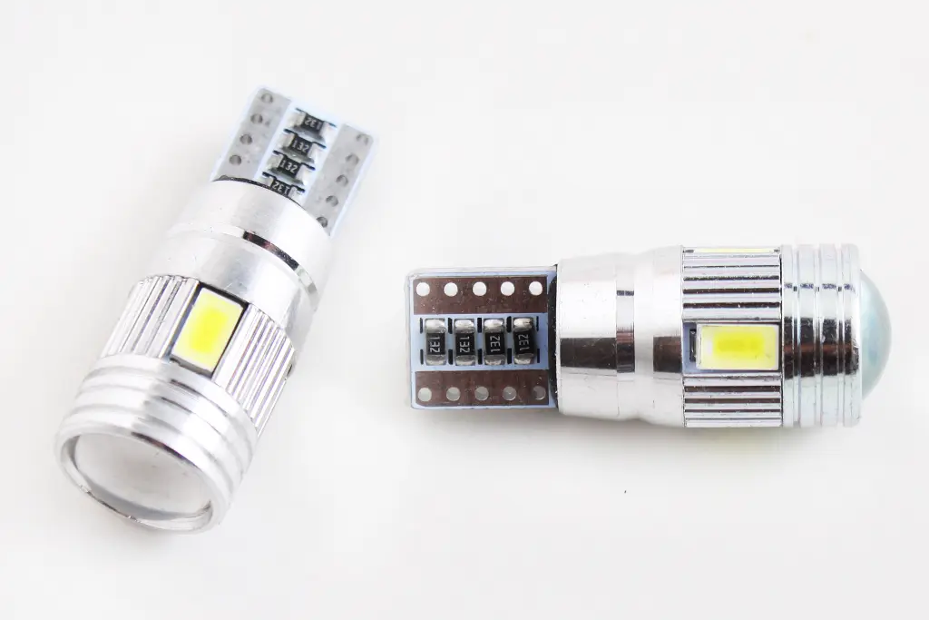 лампа діодна 12В безцок. T10 6-SMD 5630 CAN скло з лінзою і радіатором 