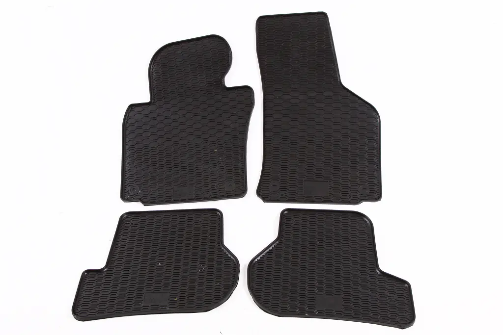 коврики салона Skoda Octavia 2 04-, VW Golf 5 03-, Golf 6 -09, Jetta 05- резиновые 