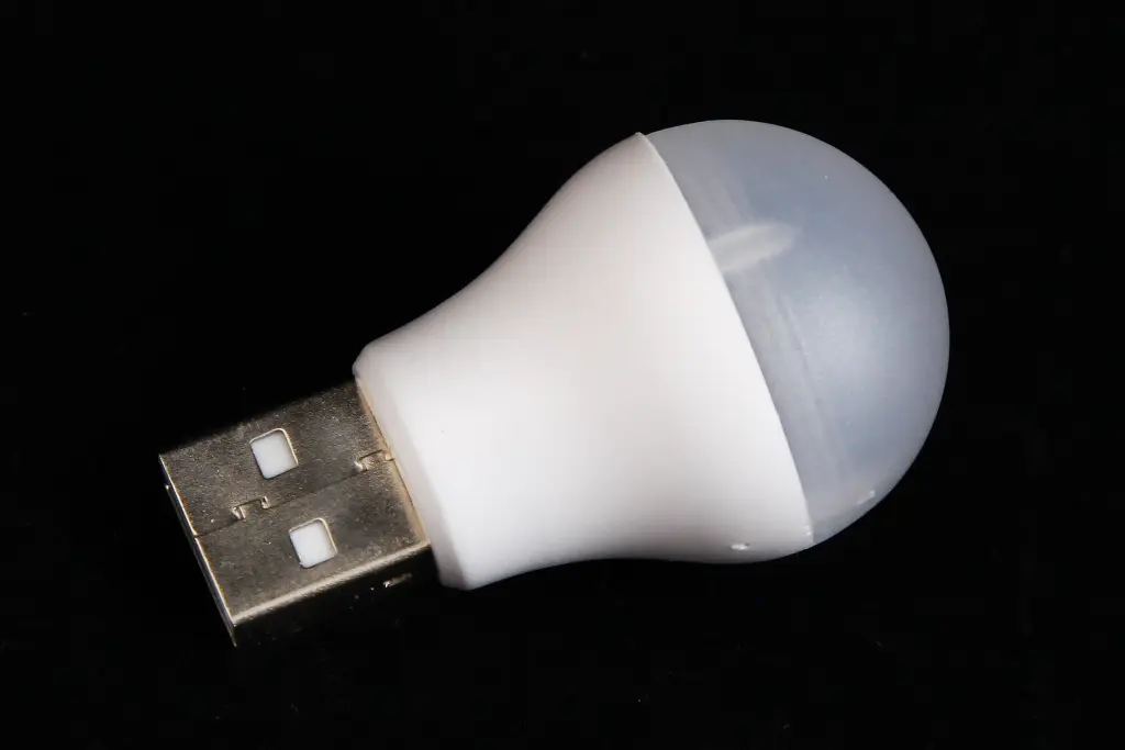 лампа діодна USB 1Вт холодний світло *Blackout*