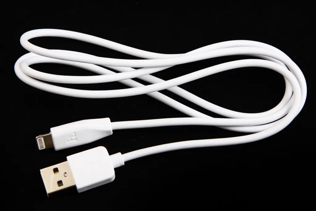 кабель USB - iPhone 2.4A 1.0м 