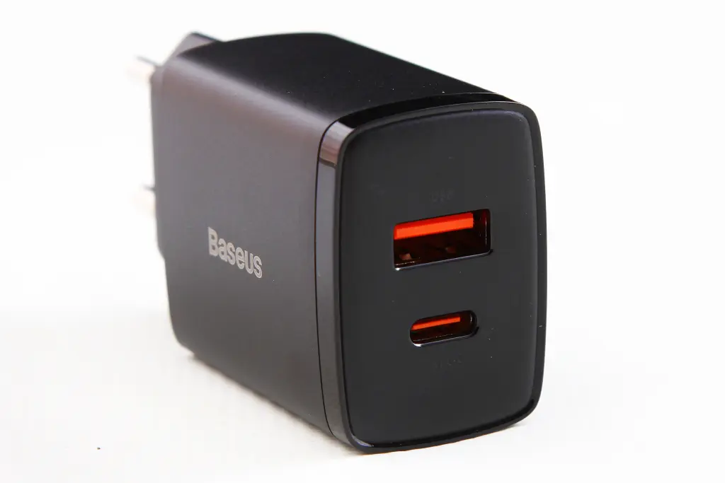зарядка 220В 1USB/1Type-C QC 20 Вт 