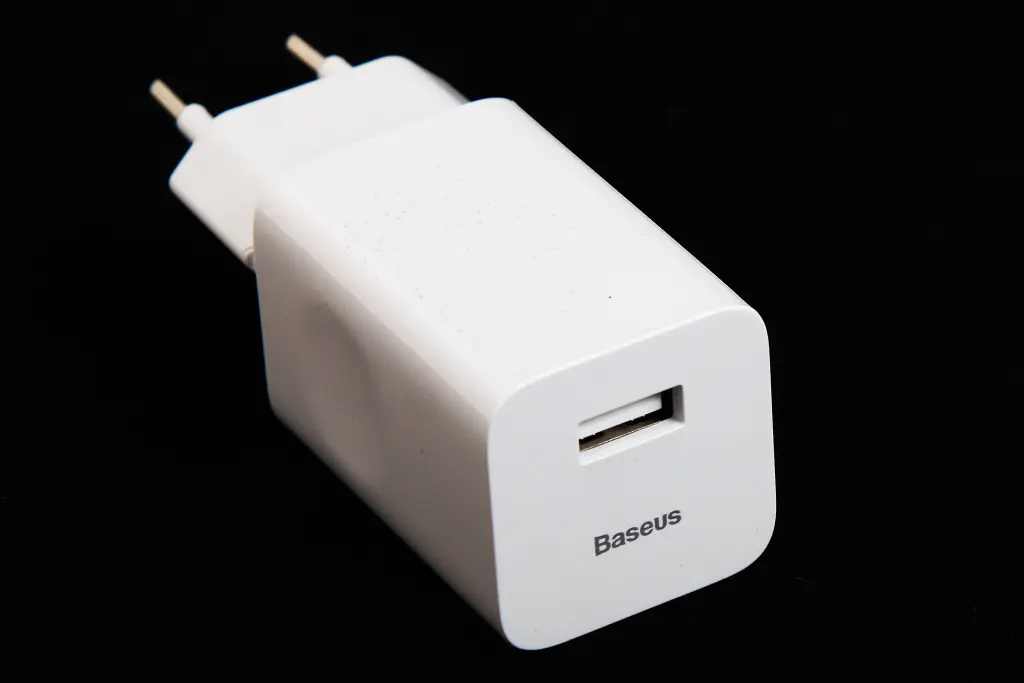 зарядка 220В 1USB QC 24 Вт 
