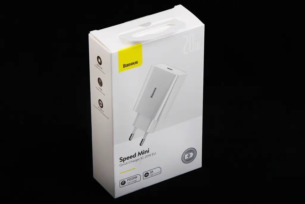 зарядка 220В 1Type-C QC 20 Вт 