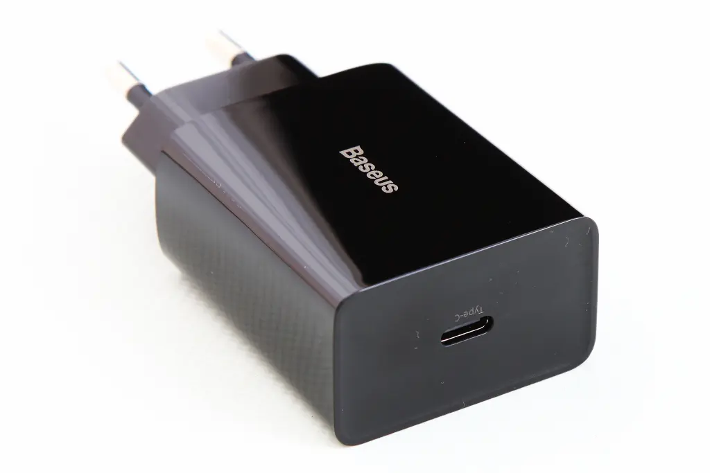 зарядка 220В 1Type-C QC 20 Вт 