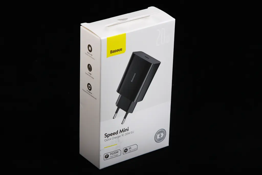 зарядка 220В 1Type-C QC 20 Вт 