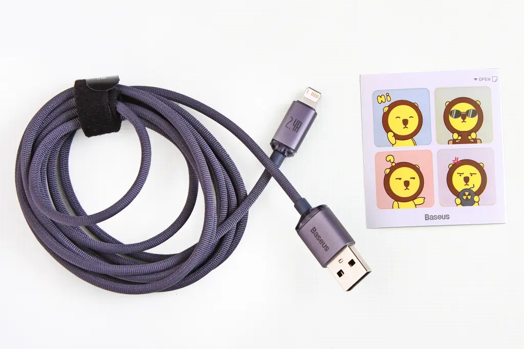 кабель USB - iPhone 2.4A 2.0м 