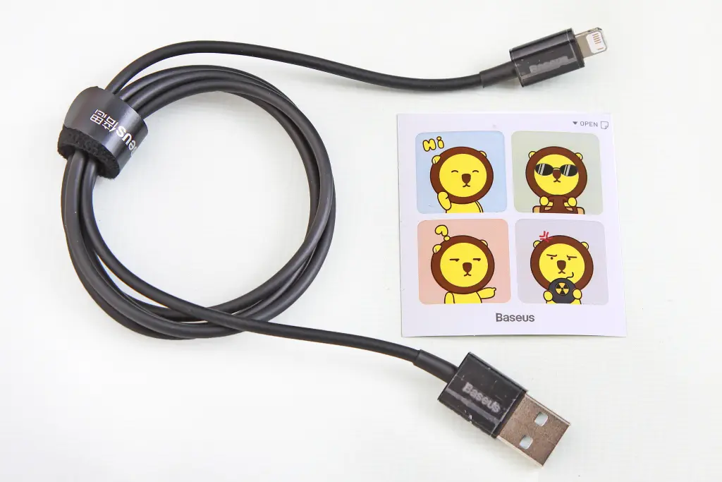 кабель USB - iPhone 2.4А 1.0м 