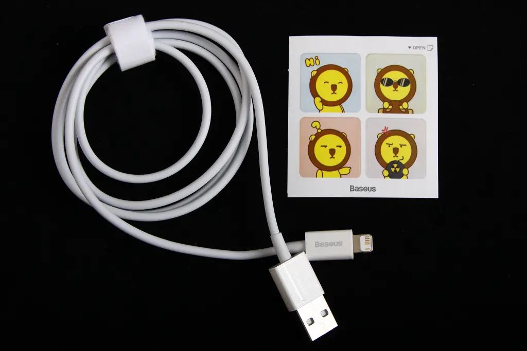 кабель USB - iPhone 2.4А 1.0м 