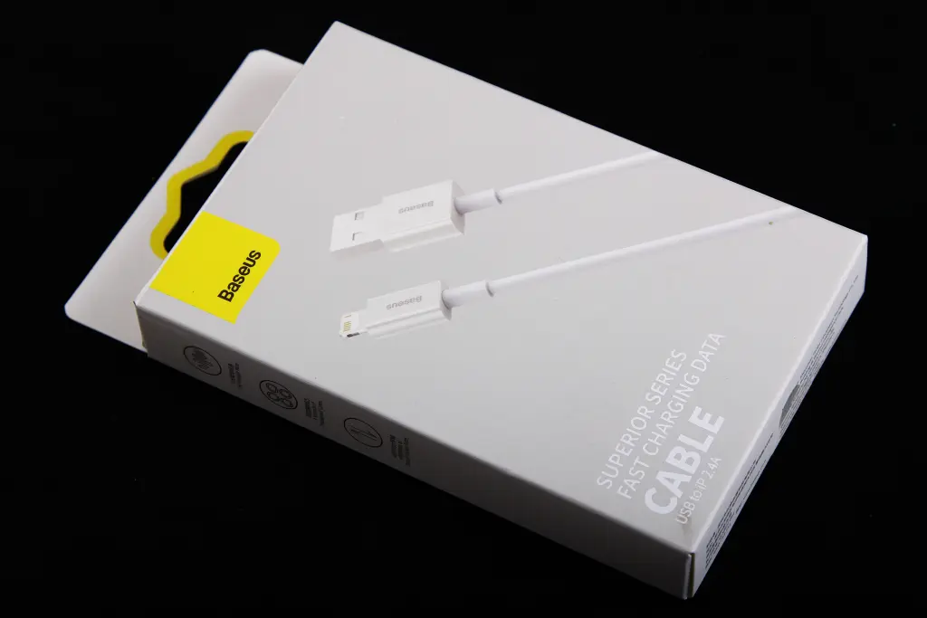 кабель USB - iPhone 2.4А 1.0м 