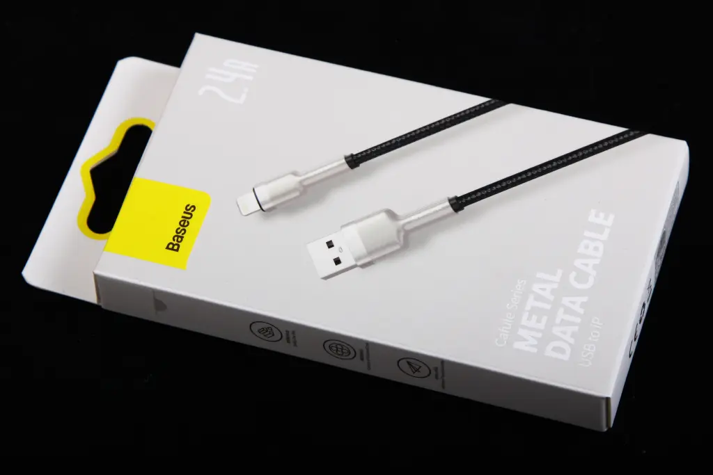 кабель USB - iPhone 2.4A 0.25м 
