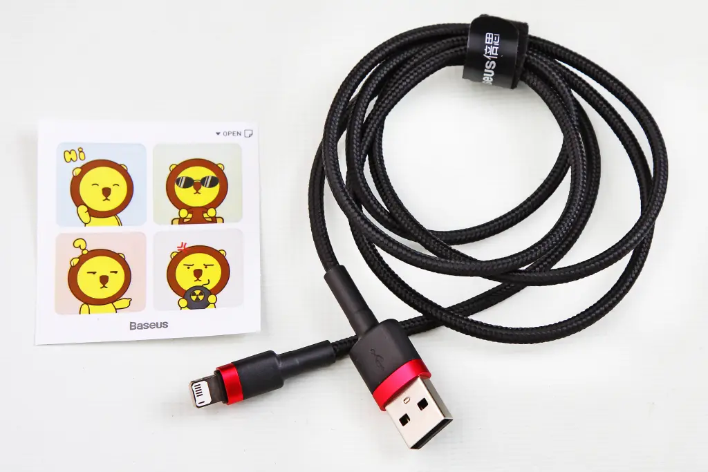 кабель USB - iPhone 2.4A 1.0м 