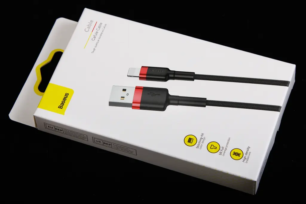 кабель USB - iPhone 2.4A 1.0м 