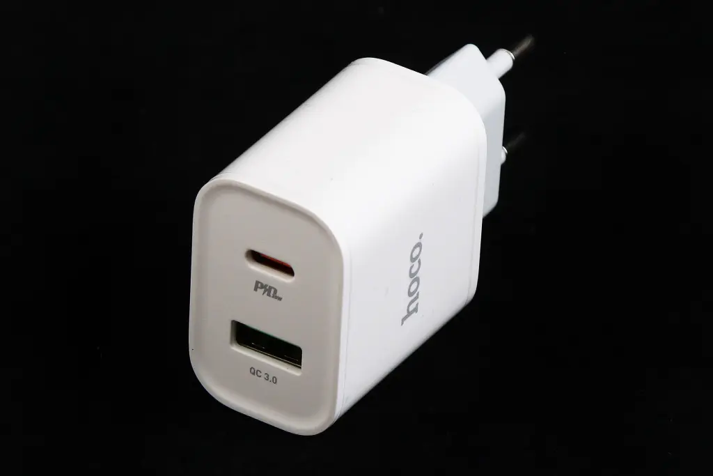 зарядка 220В 1USB/1Type-C QC 20 Вт 