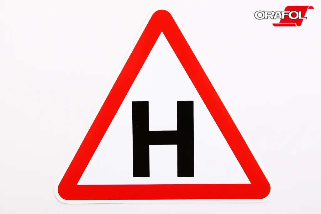наклейка знак Навчальний 12*10см