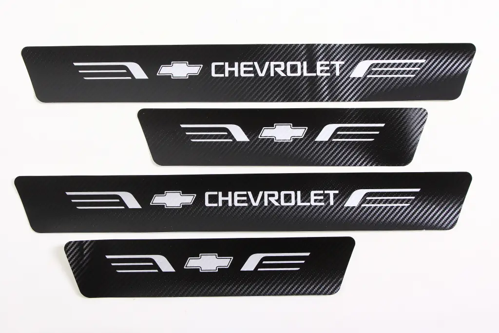 наклейка на пороги Chevrolet чорний карбон 