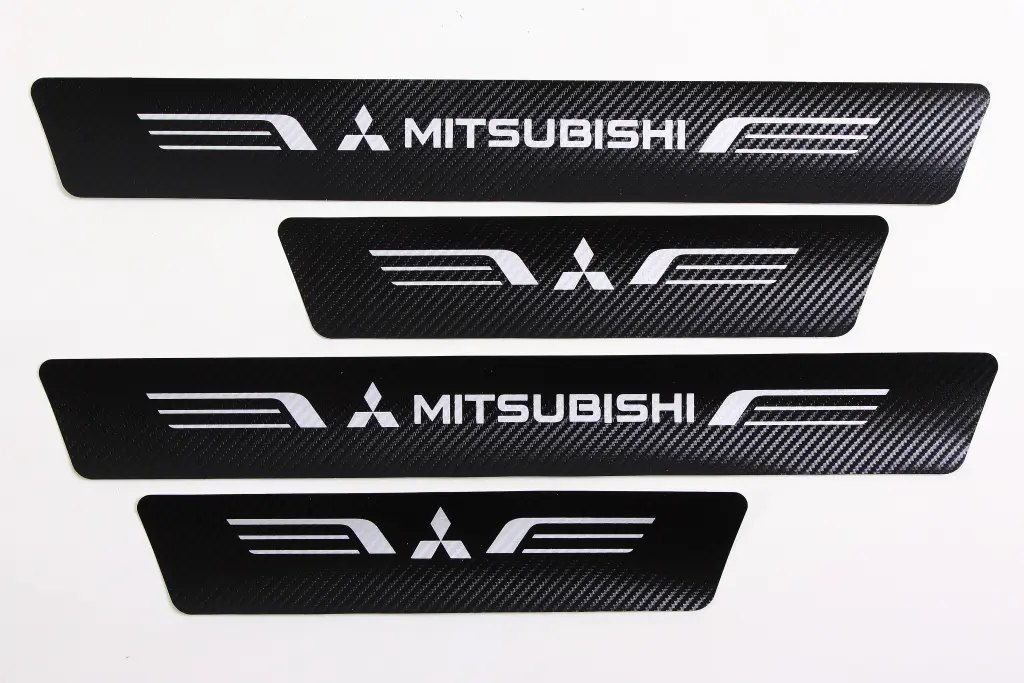 наклейка на пороги Mitsubishi чорний карбон 
