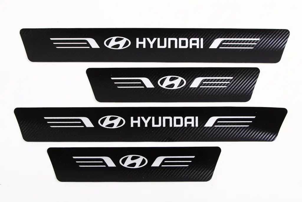 наклейка на пороги Hyundai чорний карбон 