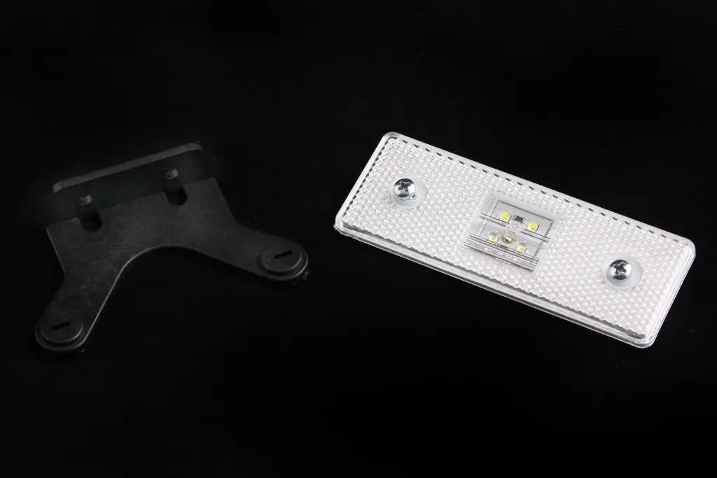 ліхтар габаритний 110*40мм 4-SMD з кроншт. білий. Photo 2