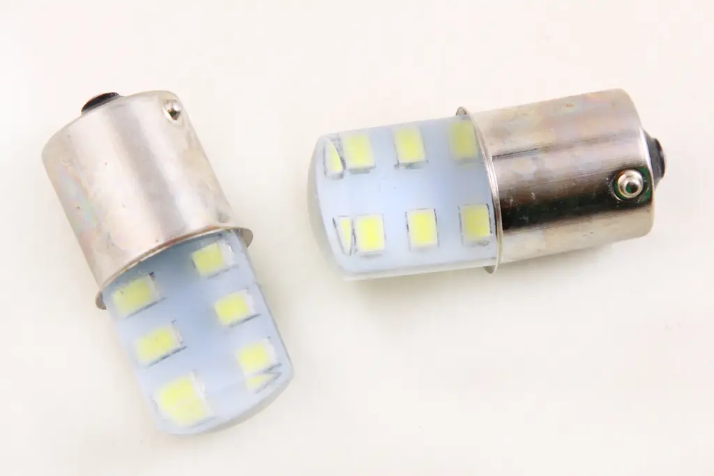 лампа диодная 12В T25 12-SMD 2835 силикон 
