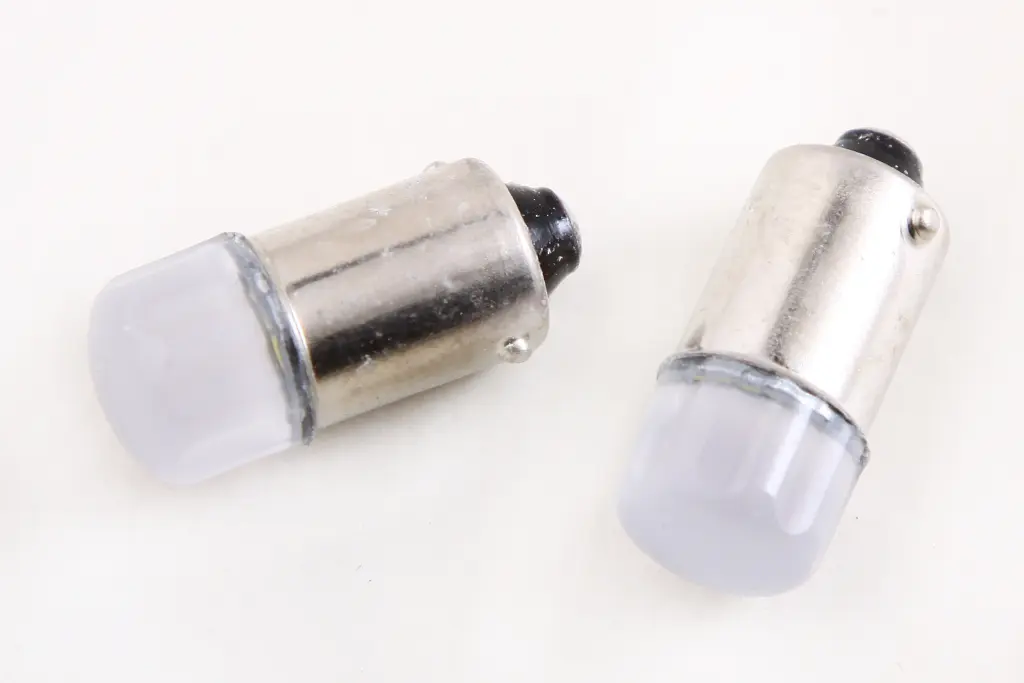 лампа діодна 24В T8.5 2-SMD 2835 скло матова 