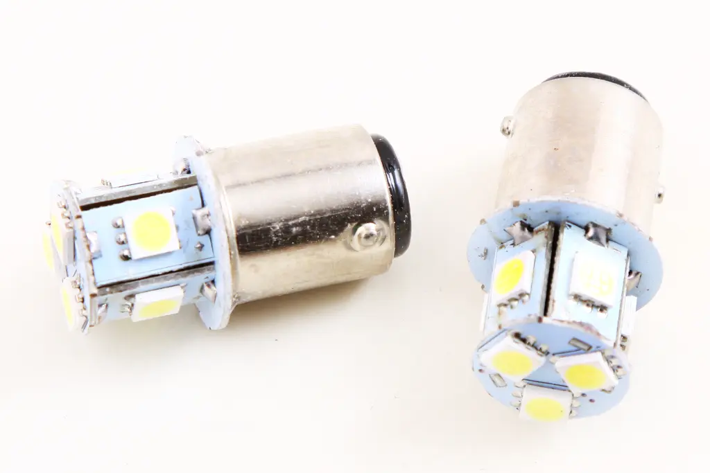 лампа діодна 24В T25/2-конт. 8-SMD 5050 
