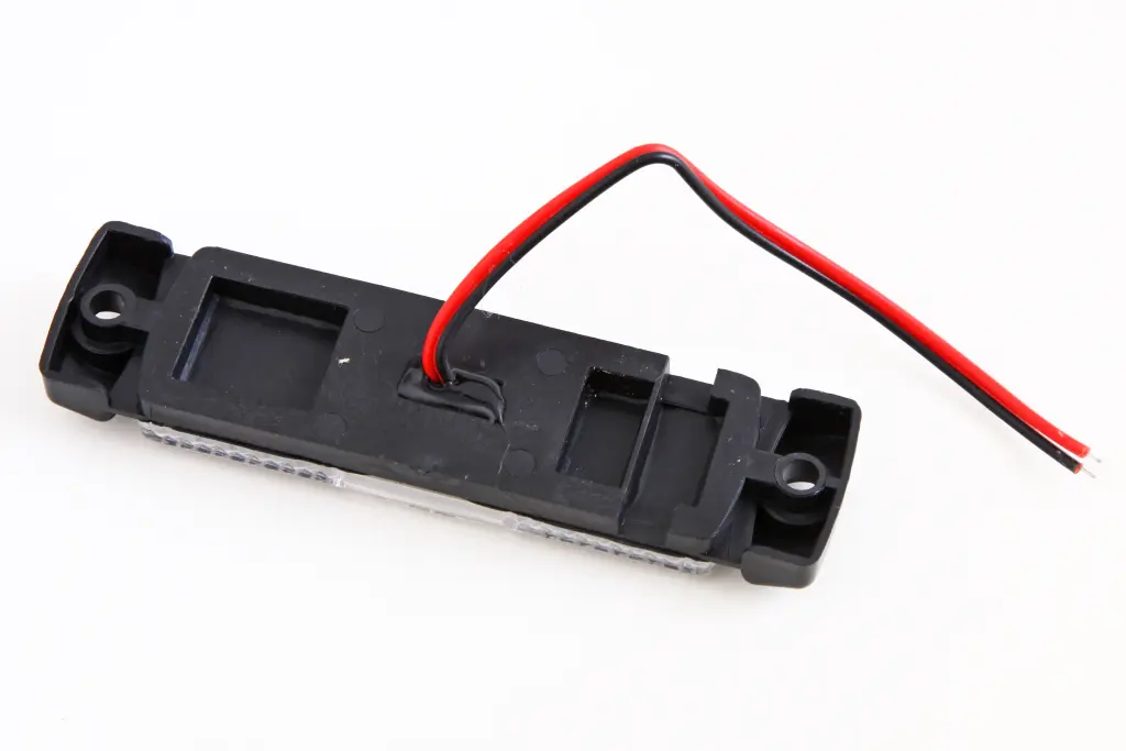 фонарь габаритный 130*32*15мм 4-SMD белый