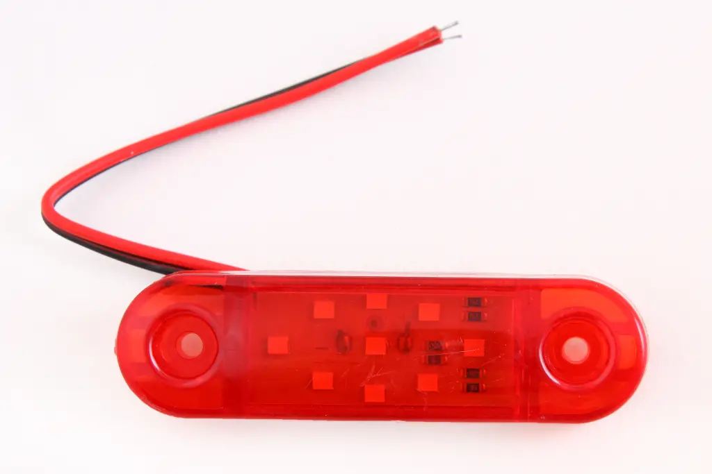 фонарь габаритный 88*25*13мм 9-SMD красный