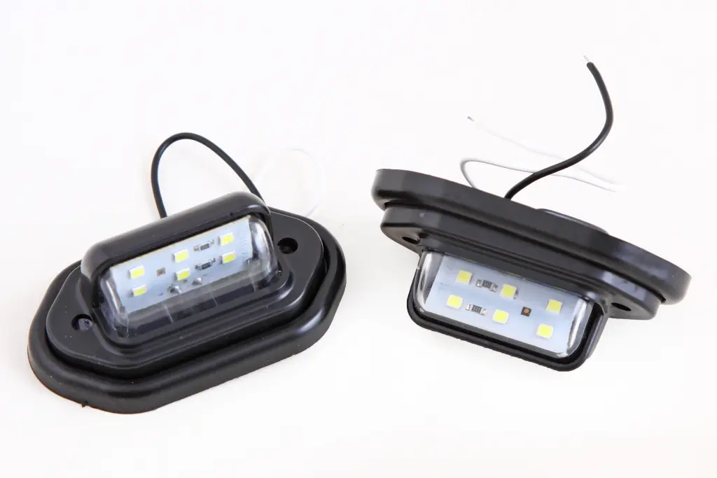 фонарь подсветки заднего номера прицепа LED 6-SMD 76*42*30мм черный с крепежом (2 шт.)