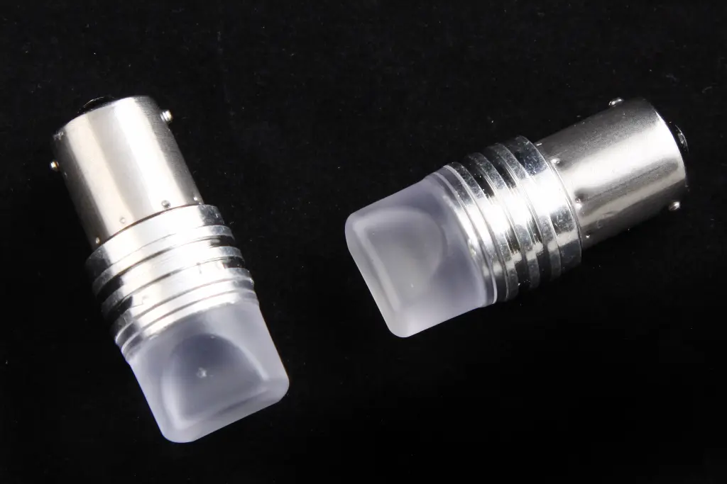 лампа диодная 12В T25 9-SMD 2835 стекло с радиатором полуматовая 