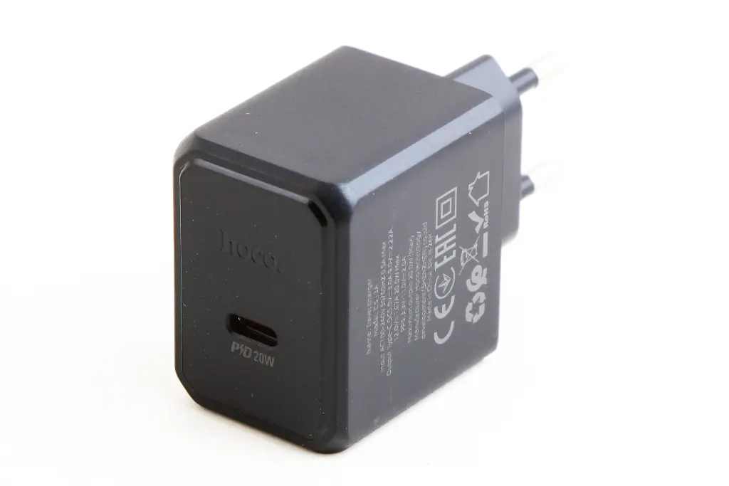 зарядка 220В 1Type-C QC 20 Вт 