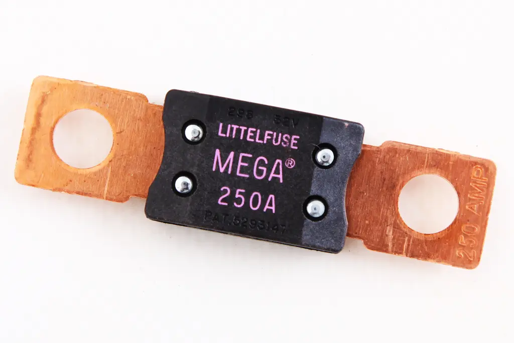 предохранитель Mega 