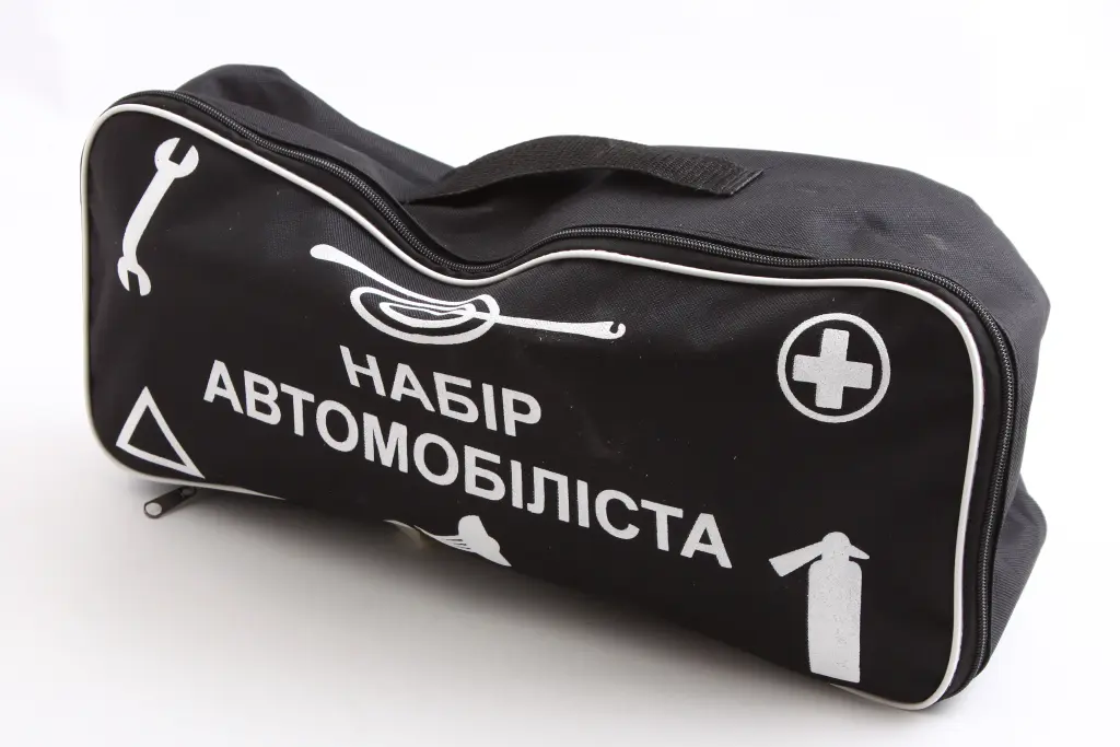 набор автом-ста (огнетушитель порошк. 1кг, трос, аптечка, аварийный знак, жилет, перчатки, тряпка)