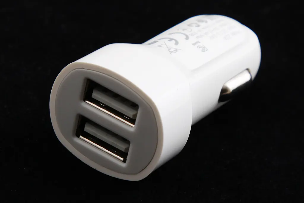 зарядка в прикуриватель 2USB 2.4A 