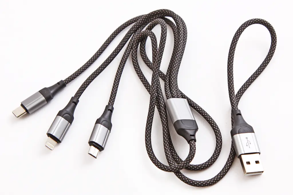 кабель USB - iPhone + microUSB + Type-C 2.4A 1.0м 