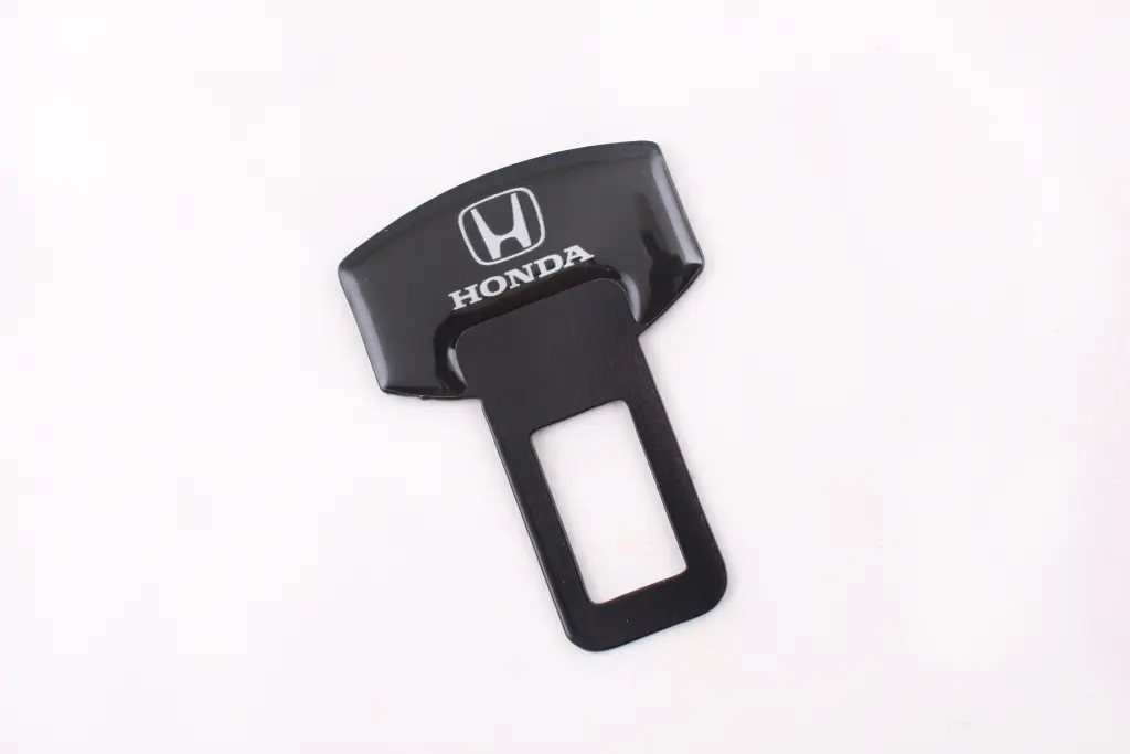 застежка ремня безопасности заглушка метал. черная Honda